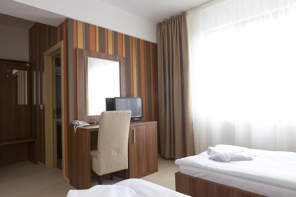 Hotel Mariss Alba Iulia Zimmer foto